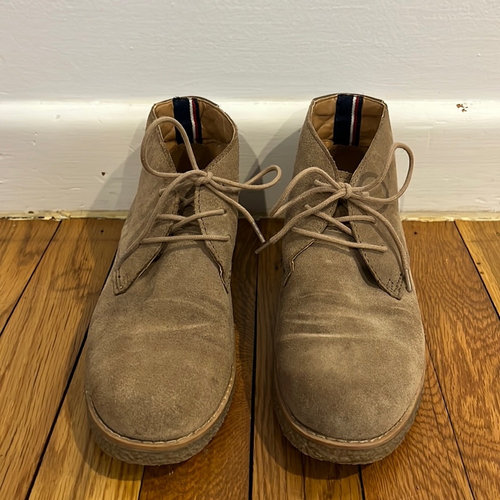 Suede ankle booties. Tie closure. TOMMY HILFIGER, 8.5